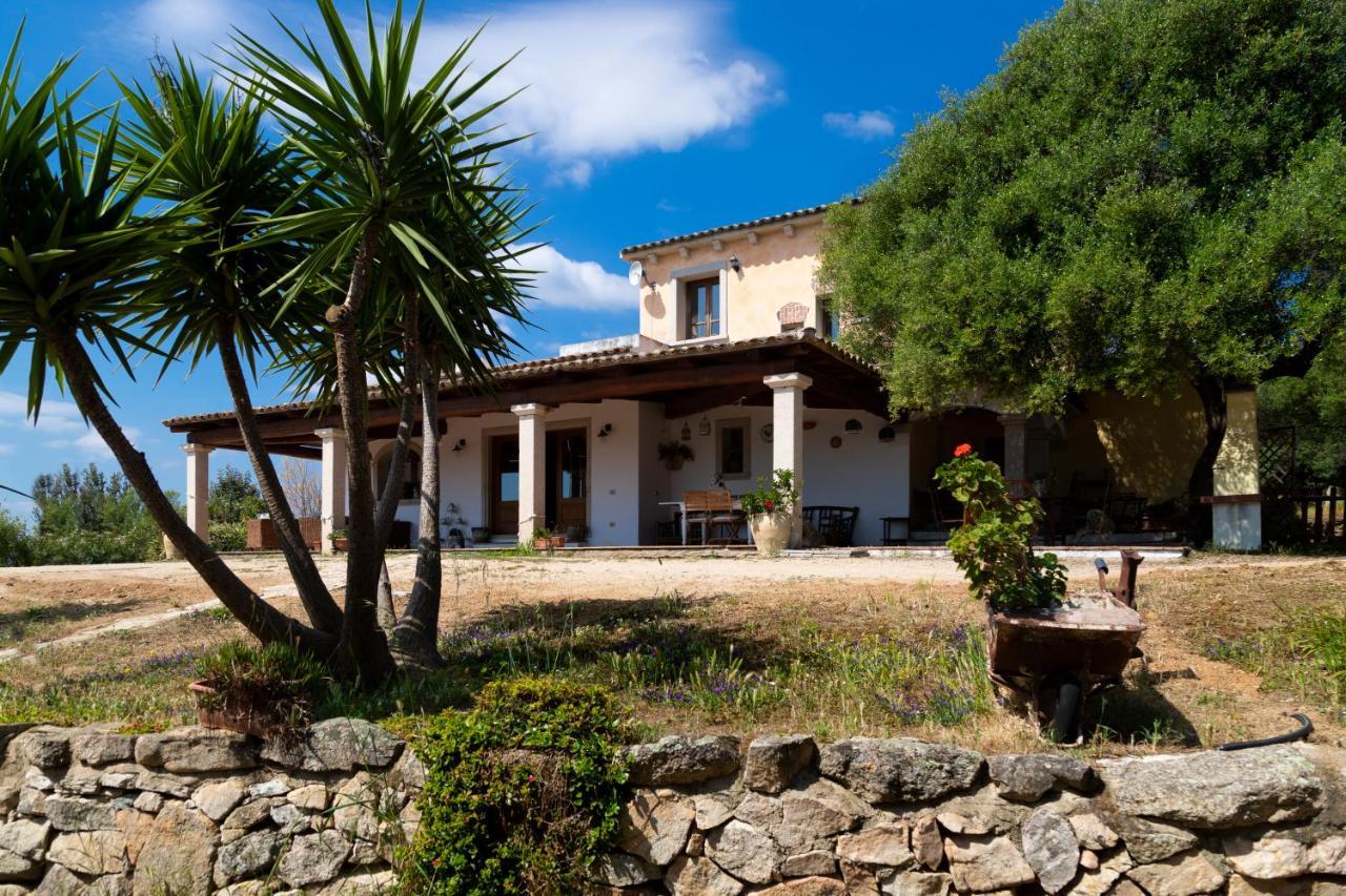 Antica Caresi B&B Olbia Esterno foto